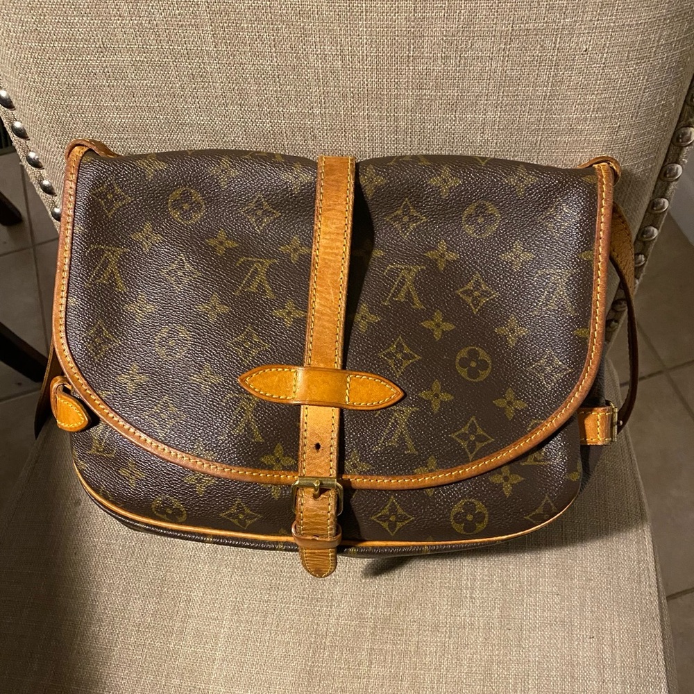 Authentic Louis Vuitton Saumur 30